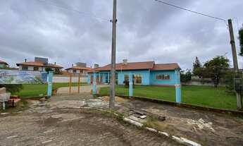 Imagem 2: Casa com 2 Dormitorio(s) localizado(a) no bairro Igara em Canoas / Rio Grande do Sul Ref