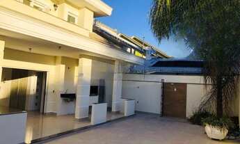 Imagem 2: Casa 3 dormitórios, sendo 1 suíte com 02 vagas em ótima localização