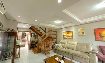 Imagem 5: Sobrado de 3 dormitórios com uma suíte com piscina no Bairro Mont Serrat