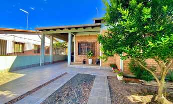 Imagem 1: CASA TÉRREA COM 4 DORMITÓRIOS ( DUAS SUÍTES ) E PISCINA NO IGARA