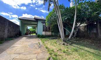 Imagem 2: Casa TÉRREA com terreno grande e PISCINA no bairro São José