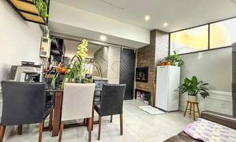 Imagem 7: EXCELENTE SOBRADO SEMI MOBILIADO DE 02 DORMITÓRIOS COM SUITE AMERICANA, SACADA E CHURRASQU