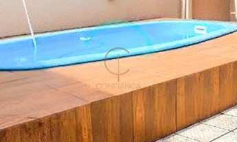 Imagem 2: CASA TERREA SEMI MOBILIADA COM 02 DORMITÓRIOS, EDÍCULA, PISCINA E 3 VAGAS DE GARAGENS NO B