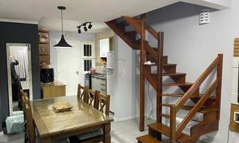 Imagem 2: Sobrado 2 dormitórios, com pátio e fechamento retrátil, próximo ao Centro