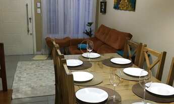 Imagem 3: Sobrado 2 dormitórios, com pátio e fechamento retrátil, próximo ao Centro