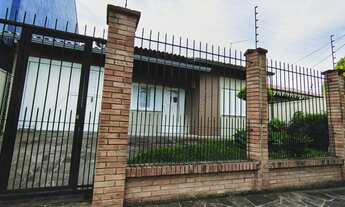 Imagem 3: Casa Térrea 03 Dormitórios com 02 Vagas para Veículos no bairro Moinhos de Vento