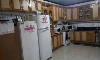 Imagem 4: SOBRADO GUAJUVIRAS, 3 dormitórios, 5 banheiro, 4 vagas na garagem, 280M² de Área Construíd