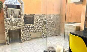 Imagem 6: ÓTIMA CASA COM TETO RETRÁTIL, MÓVEIS PLANEJADOS DE 02 DORMITÓRIOS, VAGA DE GARAGEM COBERTA