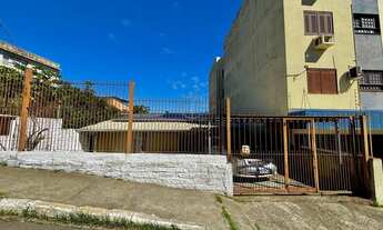 Imagem 7: Casa térrea com 3 dormitórios, duas vagas, amplo pátio. Excelente localização