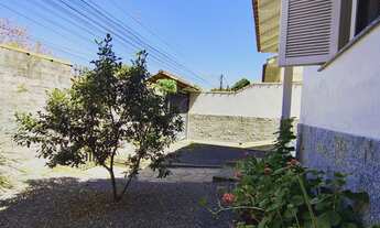 Imagem 3: Casa Terréa reformada com 02 Dormitorios, Vaga para Veículos com Patio no bairro Moinhos