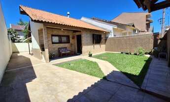 Imagem: Casa térrea com 2 dormitórios, sendo 1