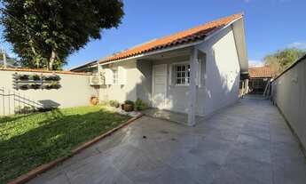 Imagem 2: Casa à venda em Canoas, Estância Velha - Churrasqueira e lavanderia