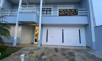 Imagem: Sobrado alto padrão 03 dormitórios sendo