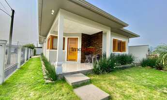 Imagem: Casa à venda em Igrejinha com varanda e