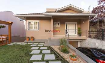 Imagem 2: Casa semimobiliada com piscina e espaço gourmet no Centro de Parobé