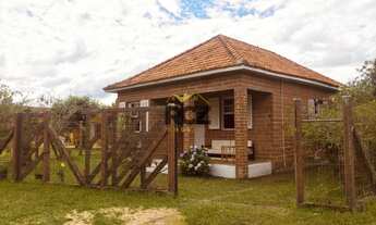 Imagem: CASA COM 04 DORMITÓRIOS E PISCINA NO CENTRO