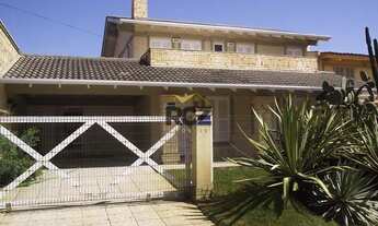 Imagem: Sobrado Com 04 Dormitórios e Piscina a