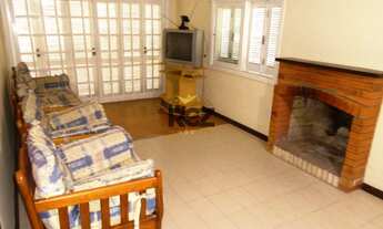 Imagem: CASA COM 03 DORMITÓRIOS NO CENTRO