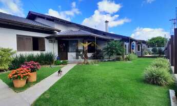 Imagem: CASA COM 04 DORMITÓRIOS E PISCINA