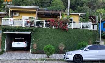 Imagem: Casa com 4 Dormitorio(s) localizado(a) no