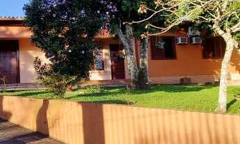 Imagem: Casa com 3 Dormitorio(s) localizado(a) no