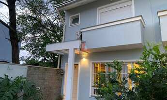 Imagem: Sobrado, 3 dormitórios, 2 banheiro, 2 vagas