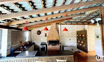 Imagem 2: Casa com 4 Suítes, Piscina e Vista para a Praça no Jardim Cuiabá – 619m² de Terreno