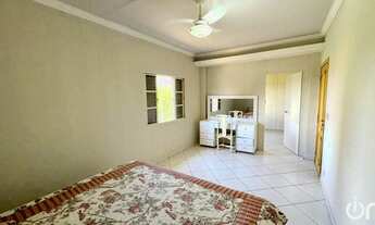 Imagem 5: Casa com 4 Suítes, Piscina e Vista para a Praça no Jardim Cuiabá – 619m² de Terreno