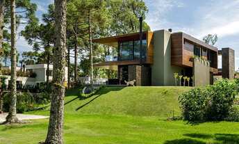 Imagem 2: CASAPUNTA - ALTO PADRÃO A VENDA EM GRAMADO