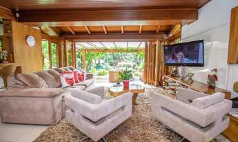 Imagem: CASA COM 3 SUITES EM BAIRRO NOBRE