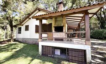 Imagem: LINDA CASA EM MEIO A NATUREZA EM CANELA