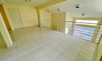 Imagem 5: Casa de alto padrão com sala comercial