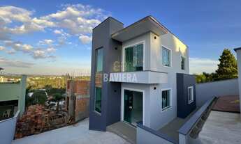 Imagem: Sobrado com Ótimo Acabamento