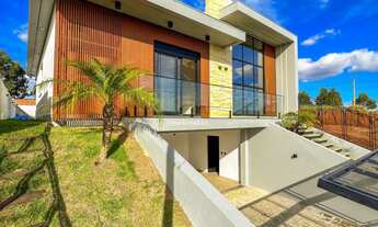 Imagem 3: Linda Casa de Alto Padrão com 3 Dorm. (2 Suítes) e Piscina em Estância Velha