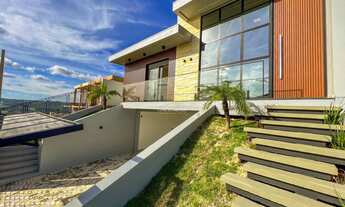 Imagem 4: Linda Casa de Alto Padrão com 3 Dorm. (2 Suítes) e Piscina em Estância Velha