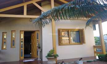 Imagem: Excelente Casa Semi Plana Com Ótima Localização