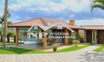 Imagem: SOBRADO, 3 vagas na garagem, 979M² de Área