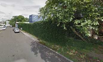 Imagem: Terreno Amplo e Plano