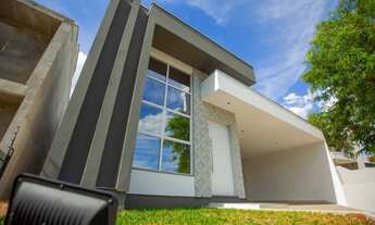 Imagem 2: Nova, Plana, 3 Suítes com um Amplo Terreno só para Você!