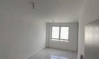 Imagem 4: Sala Comercial desocupada, bem conservada junto ao TREM!