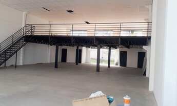 Imagem 2: Pavilhão Amplo e Novo