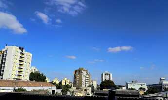 Imagem 3: 02 Dormitórios, sendo 01 Suíte com Closet, Box p/02 Carros