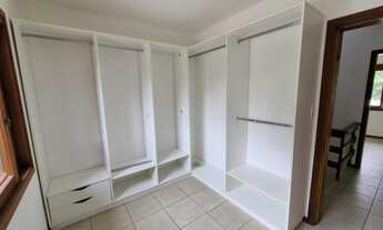 Imagem 2: Sobrado 3 dormitórios, suíte + hidro, sala com lareira, quiosque com piscina!