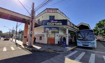 Imagem: Clássica Esquina no Tradicional Bairro