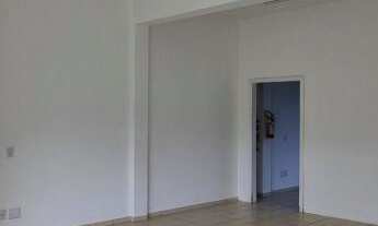 Imagem: Lojas a 150 metros do Hospital Dia / Emergência