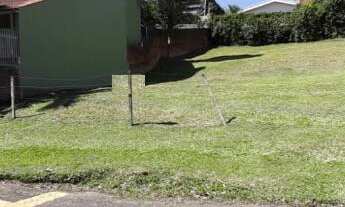 Imagem: Lindo terreno em aclive em região plana