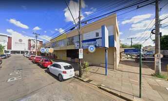 Imagem: Ampla Loja Junto ao Shopping e Trem no Coração