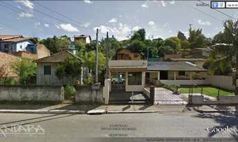 Imagem: Terreno em avenida movimentada, duas frentes