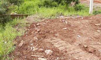 Imagem: Linda Área Ampla Toda Plana e Aterrada