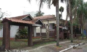 Imagem: Ampla Casa de Alvenaria com garagem e 2